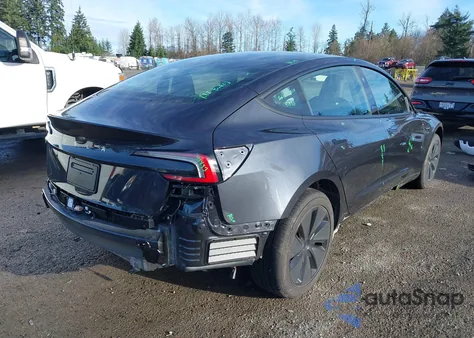 2025 Tesla Model 3 Long Range Rear-Wheel Drive/Standard Rear-Wheel Drive z USA, uszkodzony, nr VIN 5YJ3E1EA1SF057849